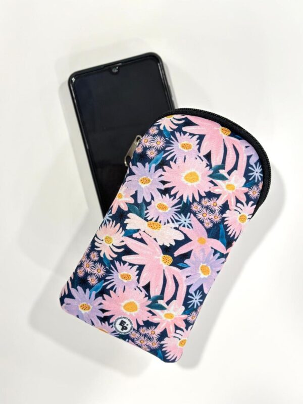 Estuche Porta Celular Asia