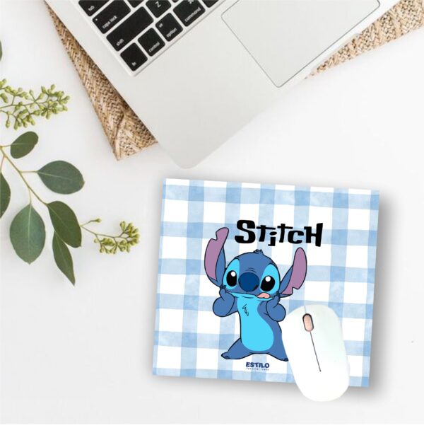 Mouse Pad Stitch (fondo cuadritos)